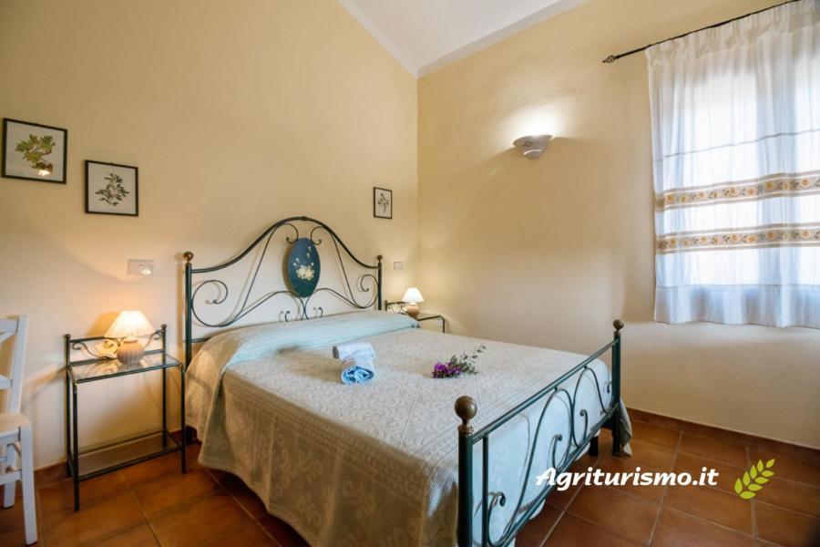 Agriturismo Campesi Casale Tra Le Vigne Aglientu Bagian luar foto