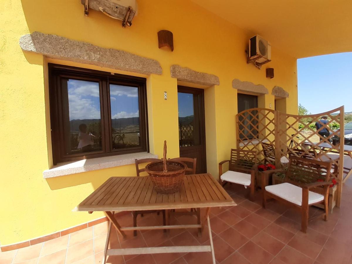 Agriturismo Campesi Casale Tra Le Vigne Aglientu Bagian luar foto