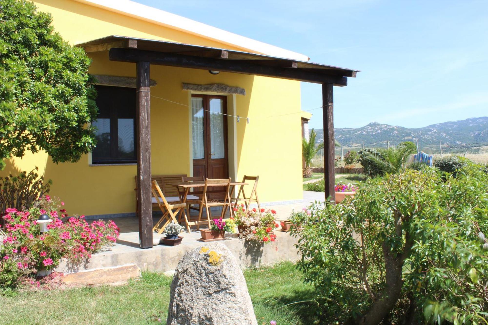 Agriturismo Campesi Casale Tra Le Vigne Aglientu Bagian luar foto