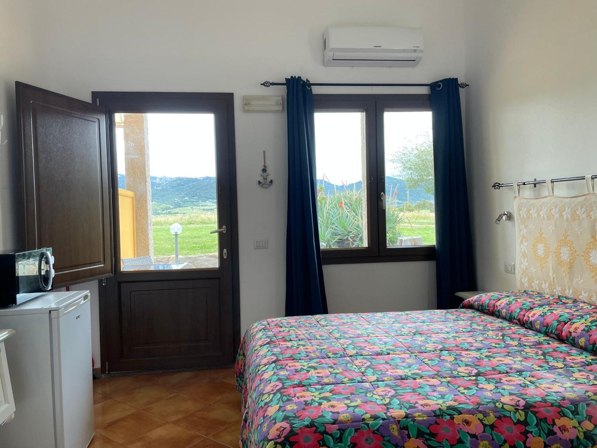 Agriturismo Campesi Casale Tra Le Vigne Aglientu Bagian luar foto