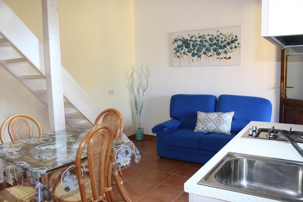 Agriturismo Campesi Casale Tra Le Vigne Aglientu Bagian luar foto