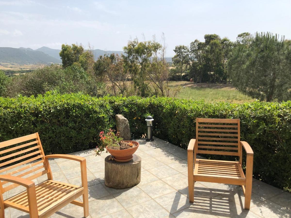 Agriturismo Campesi Casale Tra Le Vigne Aglientu Bagian luar foto